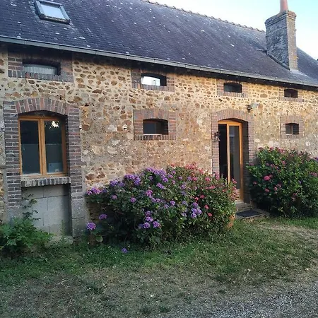 Petite Maison A La Campagne La Selle-Craonnaise Exterior photo